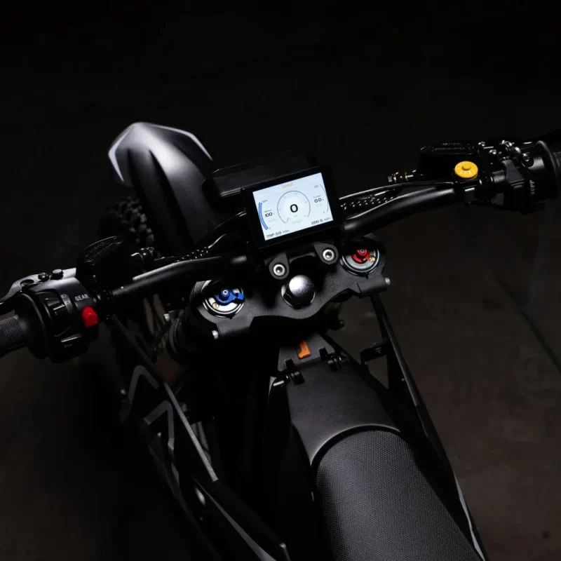 display on the Altis sigma bike showing battery range and speed